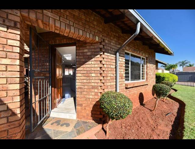 2 BEDROOM HOUSE FOR SALE IN DORANDIA